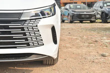 Load image into Gallery viewer, BYD KING DM-i 2025 Plug-in Hybrid Compact Sedan 55km