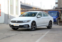 Load image into Gallery viewer, Volkswagen MAGOTAN